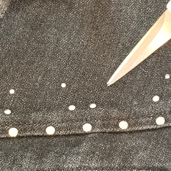 RIDERDIE WOMEN'S MEDIUM SKULL & WINGS SLEEVELESS ZIPPERED EMBROIDERED BIKER TOP - Picture 8 of 9